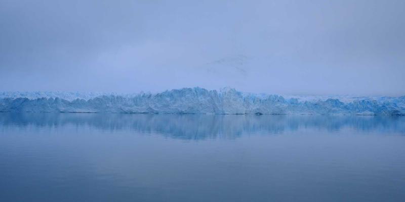 工业制造新范式：人因工程与智能工位设计如何重塑精密加工效率与工人福祉