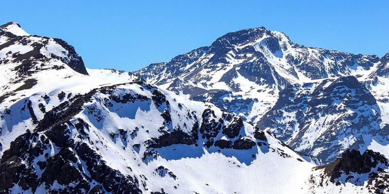 工业制造新视界：基于机器视觉的自动化部件表面缺陷检测系统设计与精度提升策略