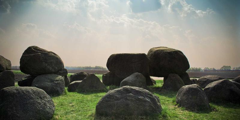 边缘计算赋能工业制造：金属加工质量检测与设备监控的实时革命